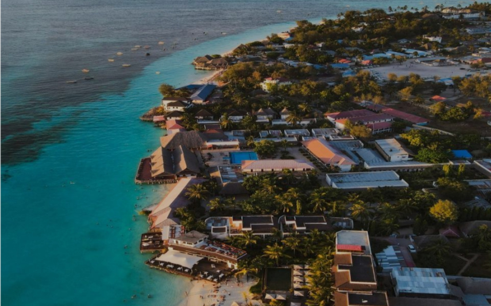 Auf Sansibar gibt es trotz eines zunehmenden Tourismus immer noch keine gute Infrastruktur zur Behandlung z. B. der Abwässer