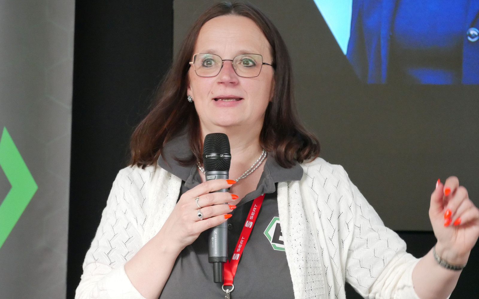 Danach war Konrektorin Prof. Dr.-Ing. Maren Petersen an der Reihe, die schon seit 10 Jahren das Team begleitet